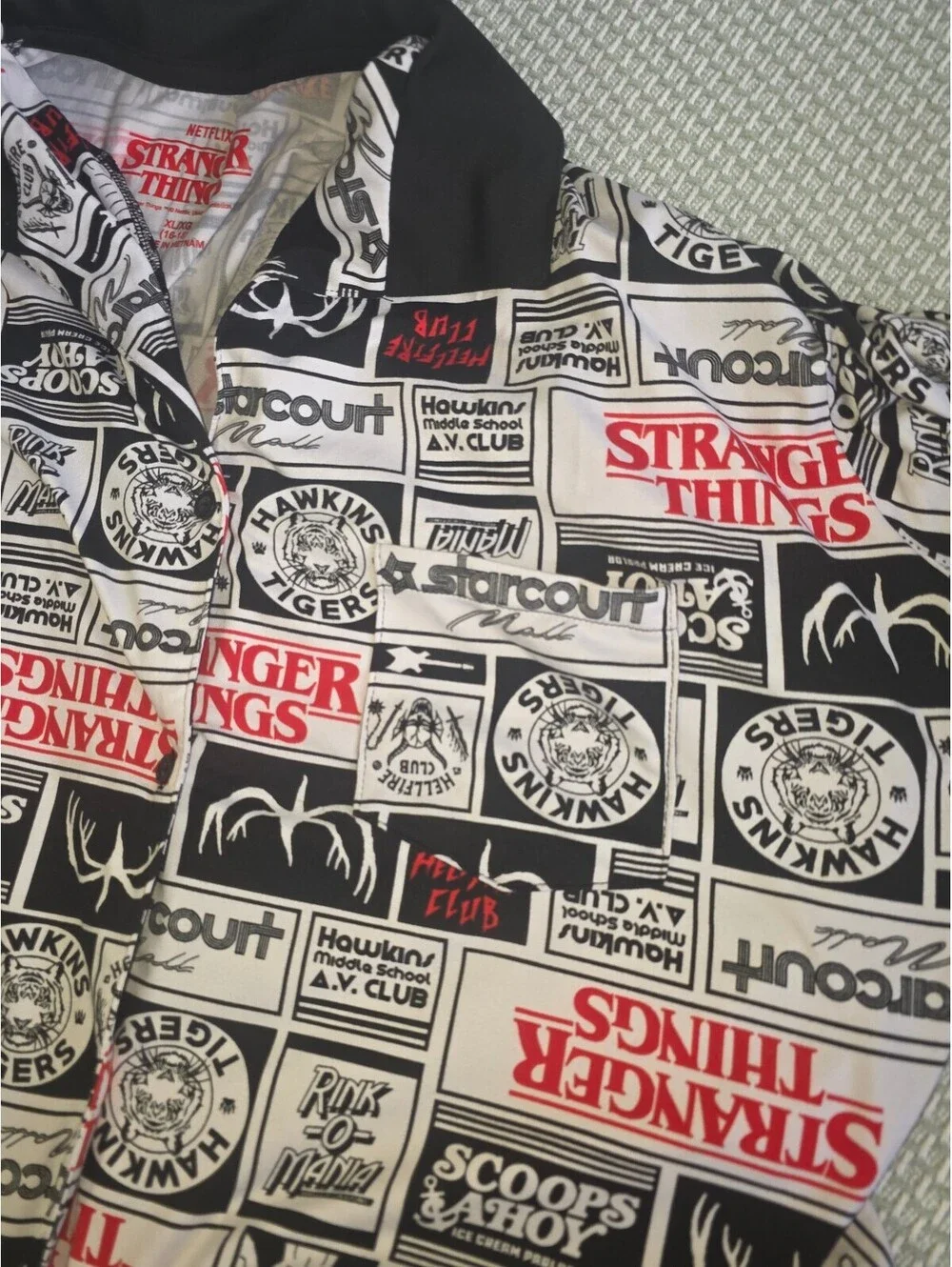 Ladies stranger things pajama set size XL 16/18